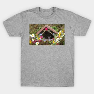 mouse by the flowers T-Shirt